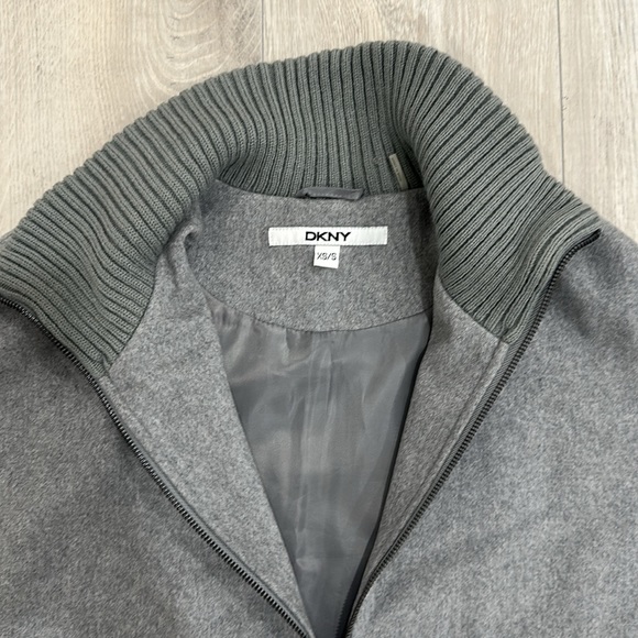 DKNY poncho. Never worn. Size XS/S - Picture 2 of 3